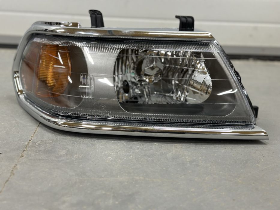 Фары Монтеро Спорт