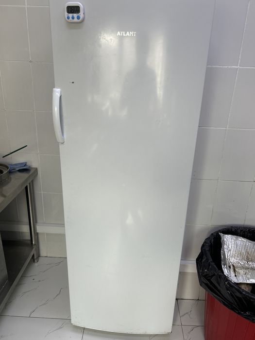 Морозилка вертикальная