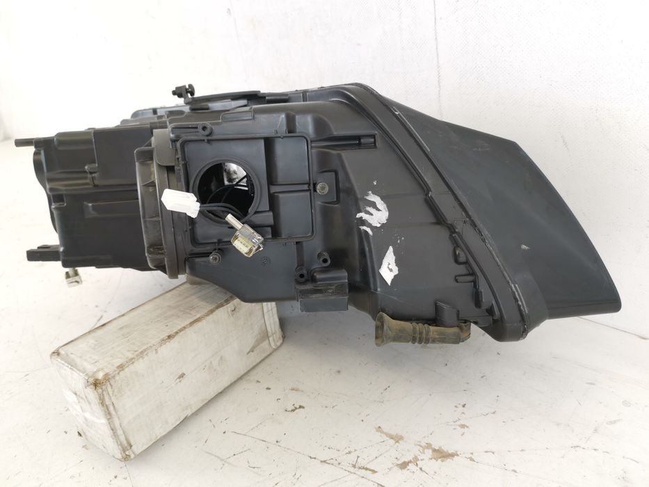 Ауди А8 / Audi A8 Ляв фар с ксенон, оригинален, в добро състояние