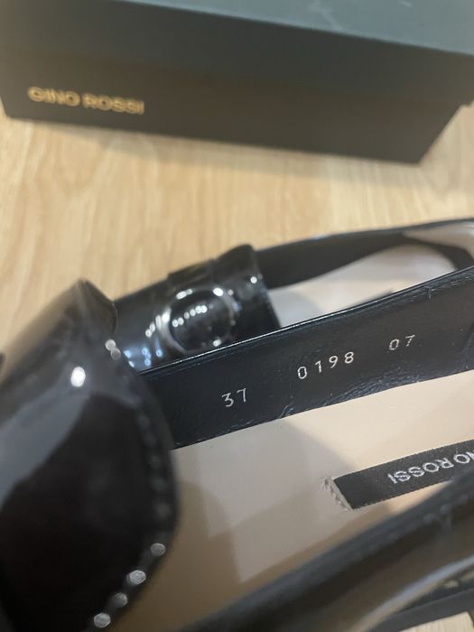 Обувки Gino Rossi