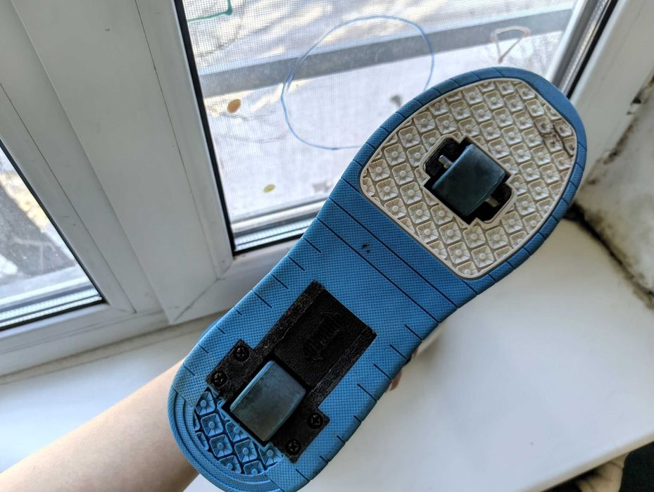 Роликовые кроссовки