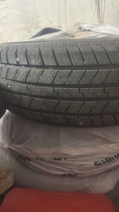 Зимние шины новый 235/60/R18