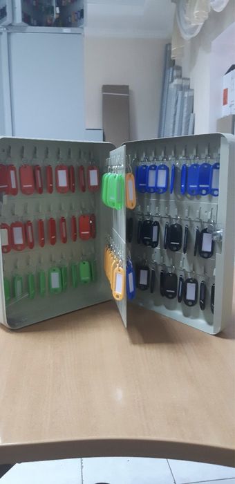 Продам шкаф для ключей