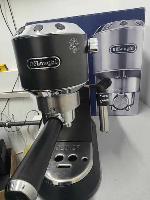 Кафемашина DeLonghi Dedica