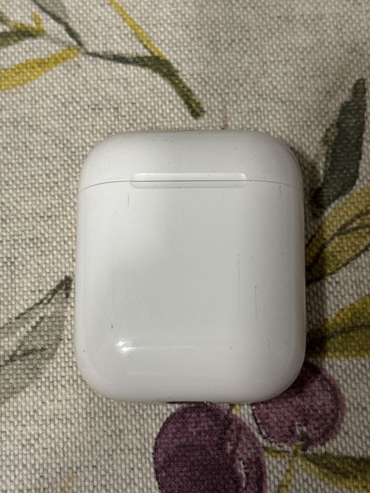 Продавам AirPods 2 (2020) година
