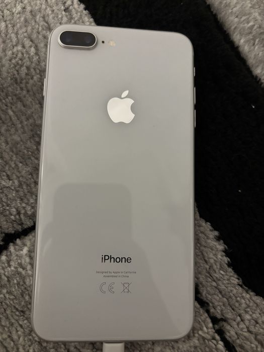 Vând iphone 8 plus 64 gb