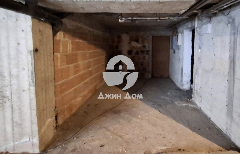 Подземен гараж в к-с „Братя Миладинови“, гр. Бургас