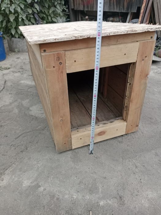 Продам клетку попугаям.