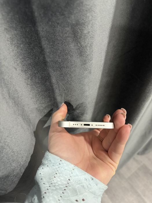 Продам айфон  13