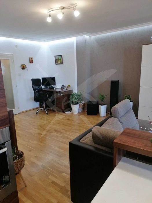 Продава се Тристаен апартамент в Пловдив, Център - 116 кв.м за 1923 €/кв.м - Снимка #4