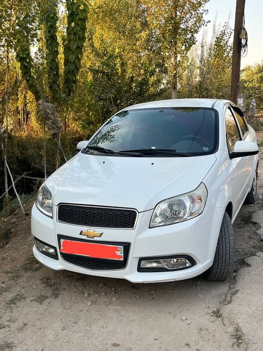 Нексия 3 сотилади