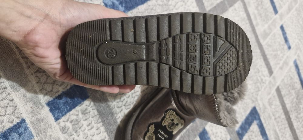 Продам детские угги