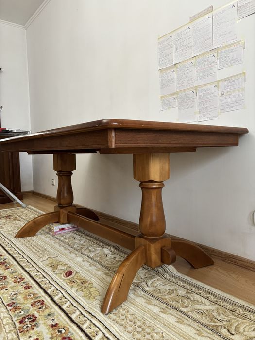 Стол в отличном состоянии