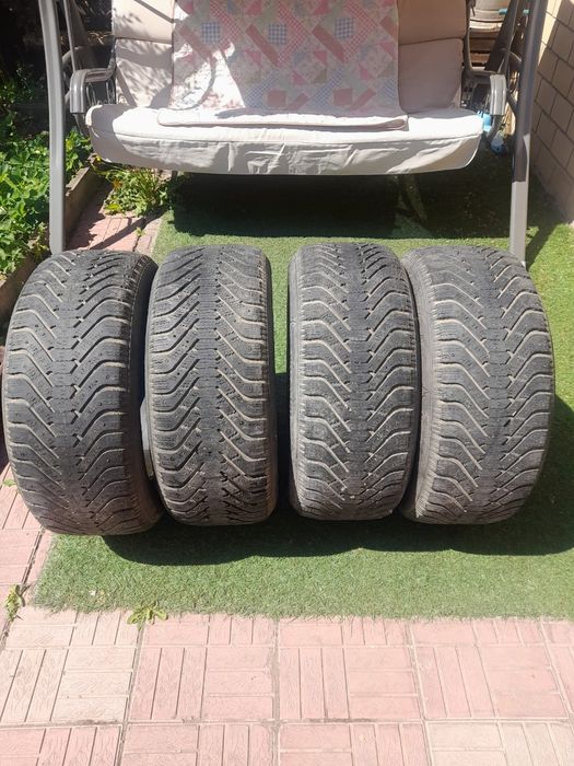 Продам шины на авто