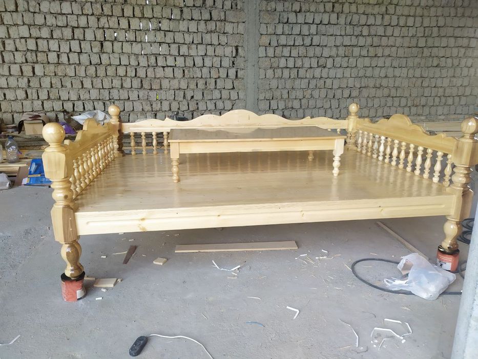 Karavotlar sotiladi razmerlari har xil