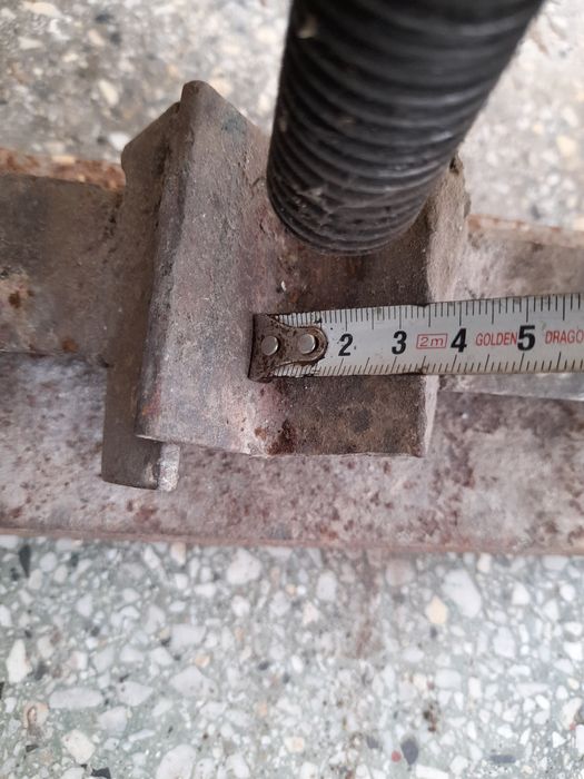 Тръбно менгеме,метчици и панти