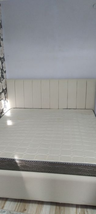 Продается кровать с матрасом