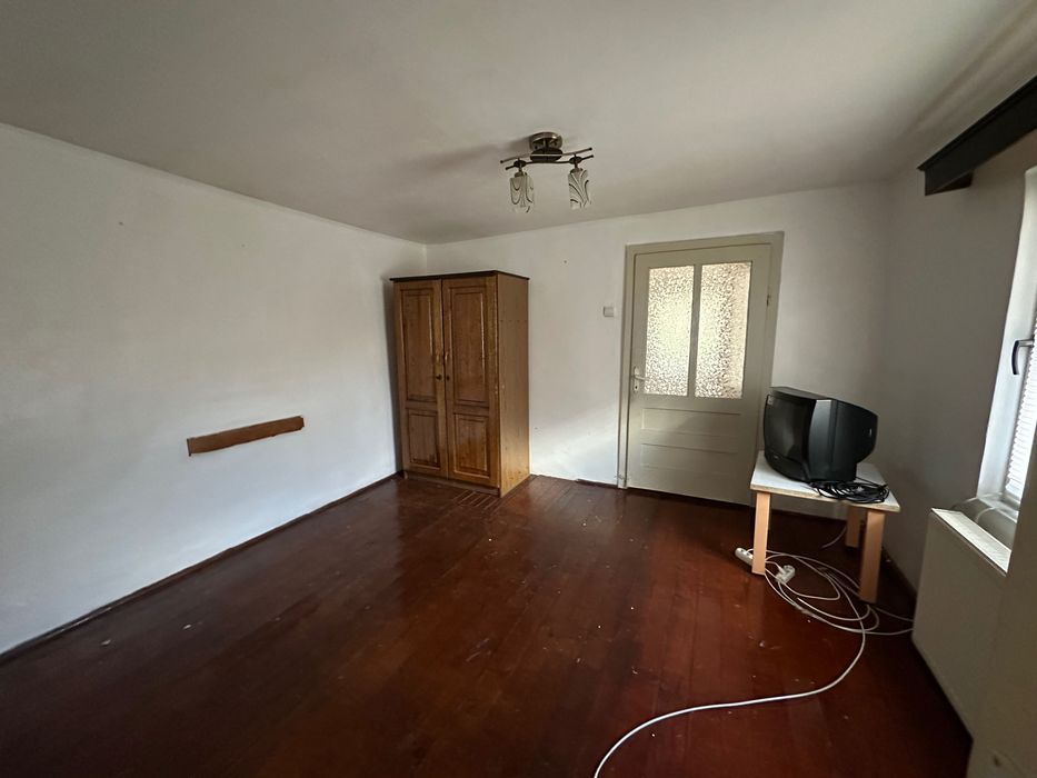 Casă de vânzare  – Prejmer, zonă liniștită, aproape de centru