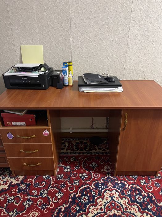 Продам письменный стол