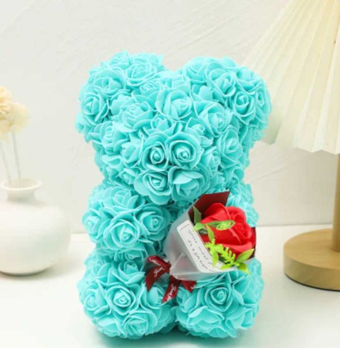 Мечета от рози, и изкустеви рози.