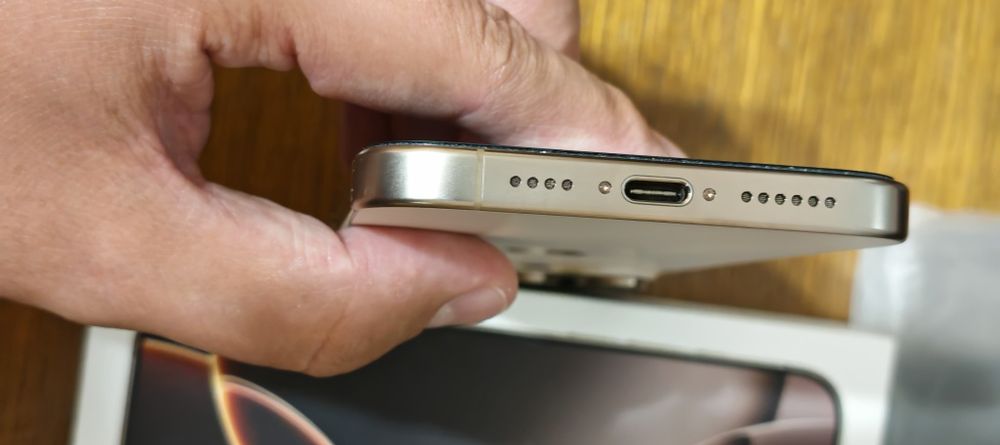 iPhone 16 Pro max 256gb battery 93