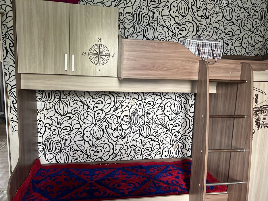 Кровать двухьярусная