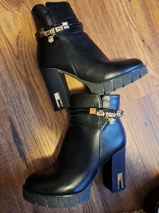 Ghete botine cu toc 36