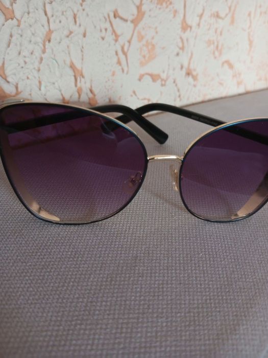 Очки солнцезащитные