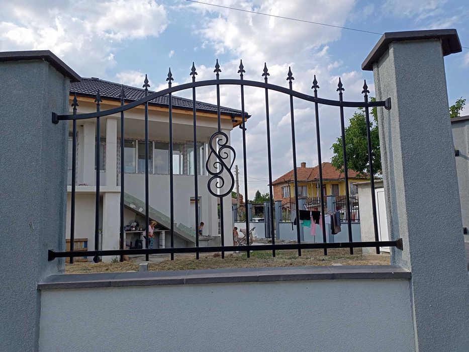 Изработка и  Монтаж на ограда - метална  , оградни щори , оградни пана