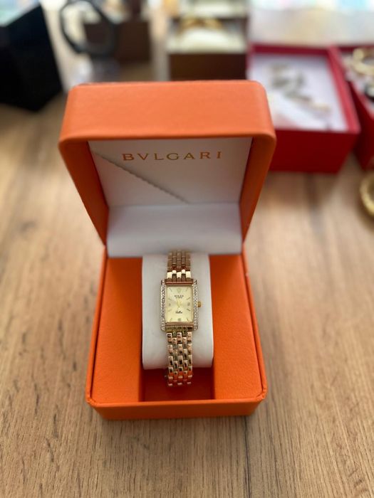 Новыи сагаттар каробкасымен