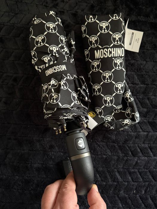 Umbrela Moschino
