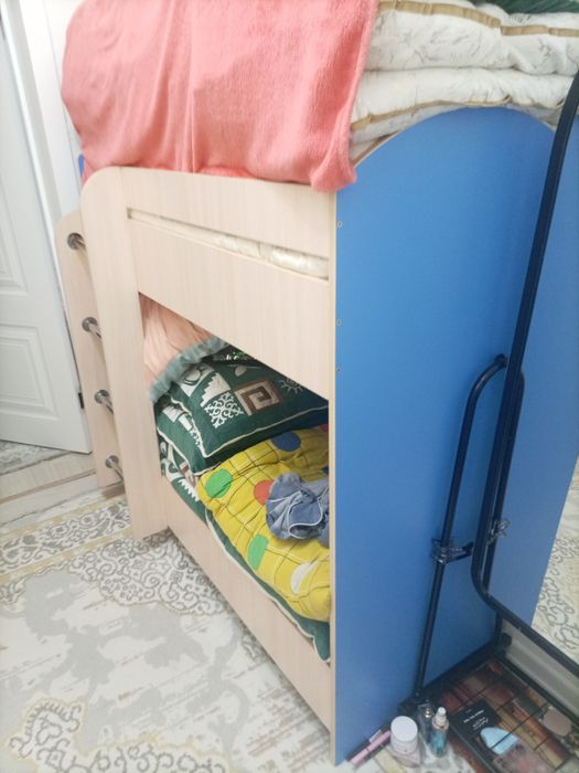 Детский двухъярусная кровать