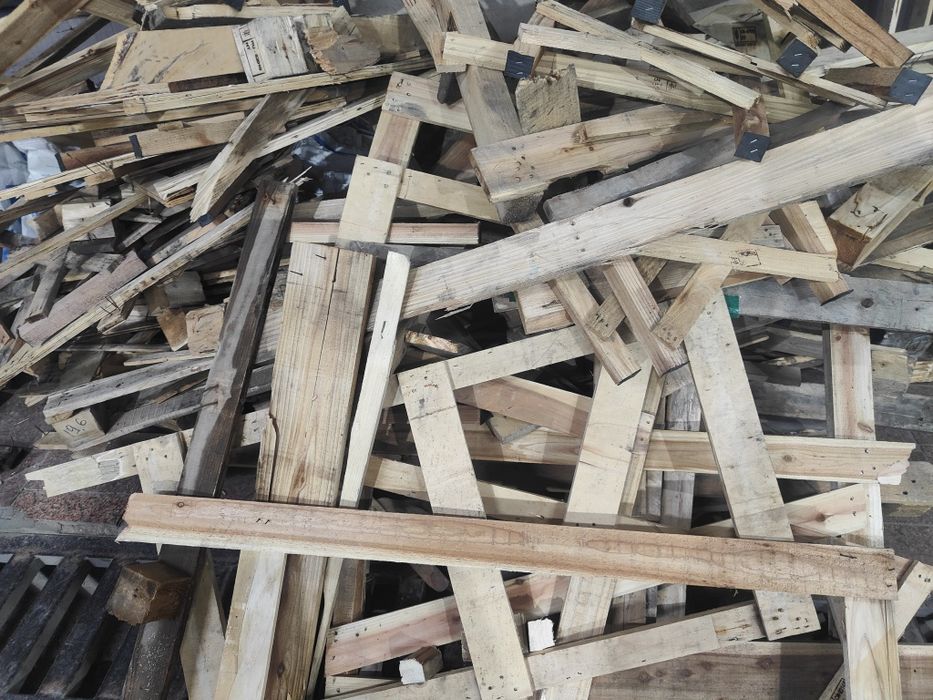 Дрова из распиленных досок