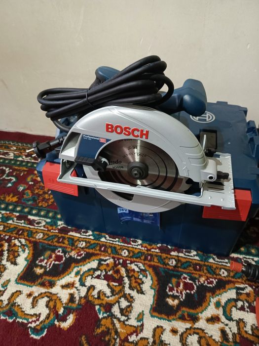 Продаю циркулярная пила Bosch GKS 190 оригинальная и абсолютно новая.