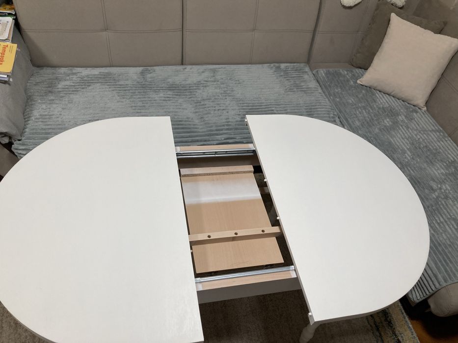 Трапезна маса за кухня или трапезария