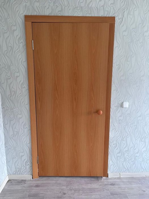 Продам двери б/у только установили