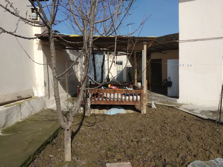 Hovli sotiladi 3sotix bitonkadan 1km