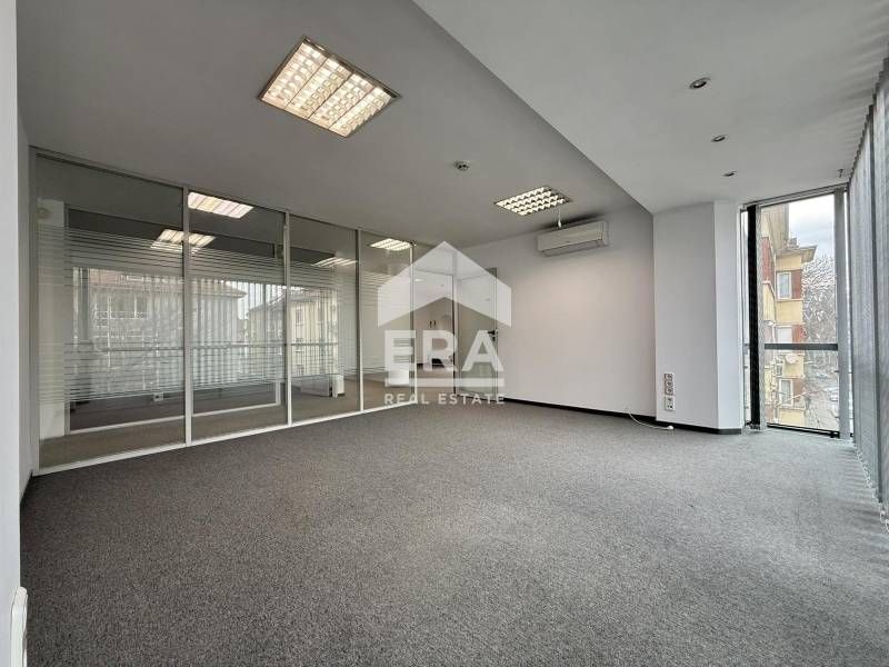 Дава се под наем Офис в София, Център - 500 кв.м за 6483.12 € - Снимка #6