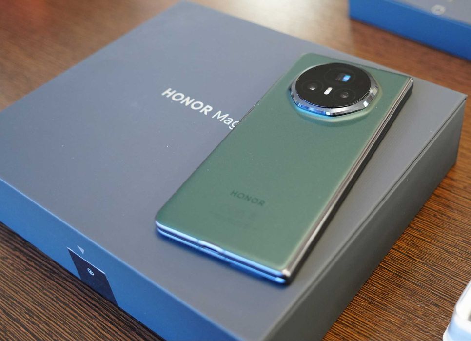 Honor Magic V3 512GB 12GB RAM Fold – Отличен, гаранция до 12.2026