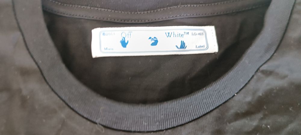 Off-white тениска черна