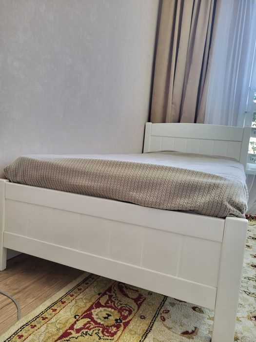 Продам кровать с матрасом