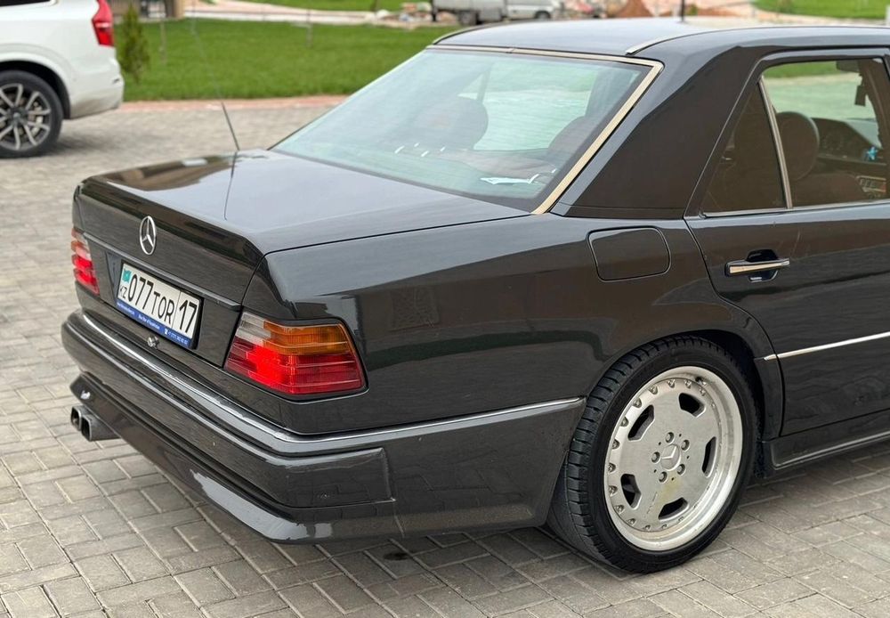 Мерседес w124 AMG 1 бампер фары пароги