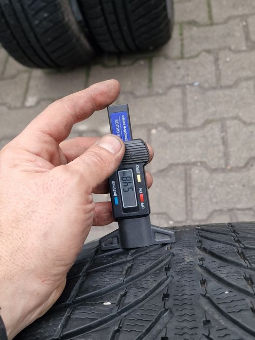 235 55 19 Michelin 2бр.