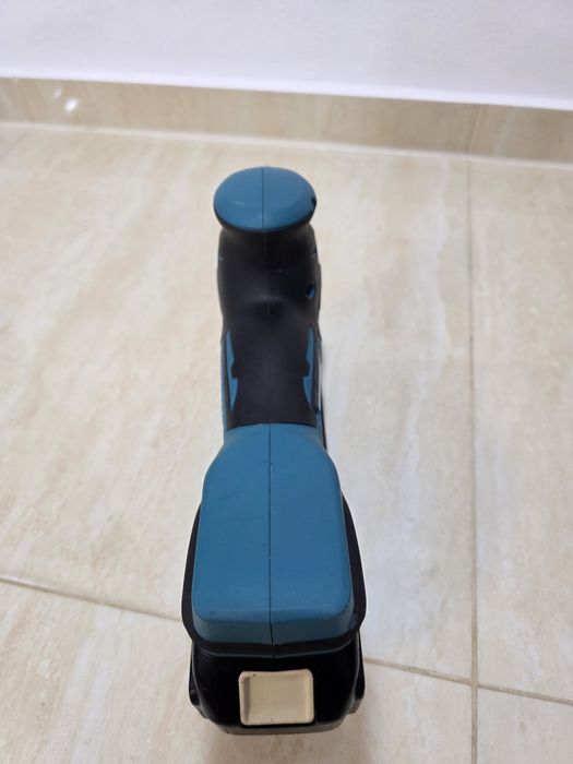 Fierastrau pendular Makita DJV 181