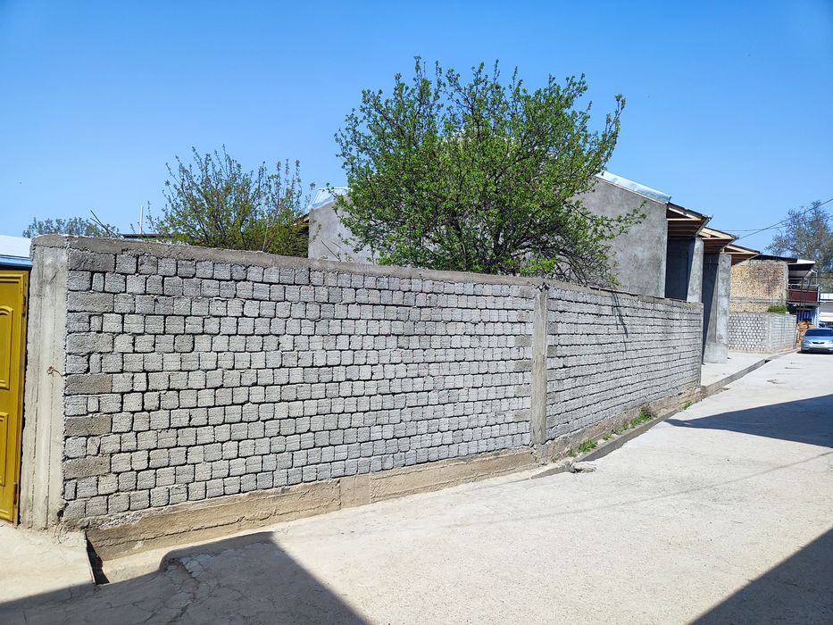 Uy sotiladi yer xisobida 1 sotukgi 35000 $