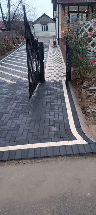 Echipa montaj pavaje și borduri.