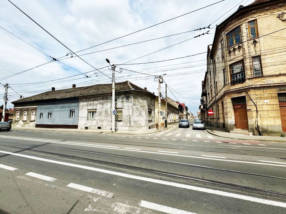 De vanzare apartament 2 / 3 camere cu posibilitate de acces stradal