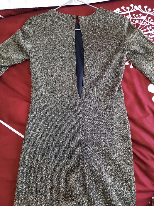 Rochie cu inserții aurii