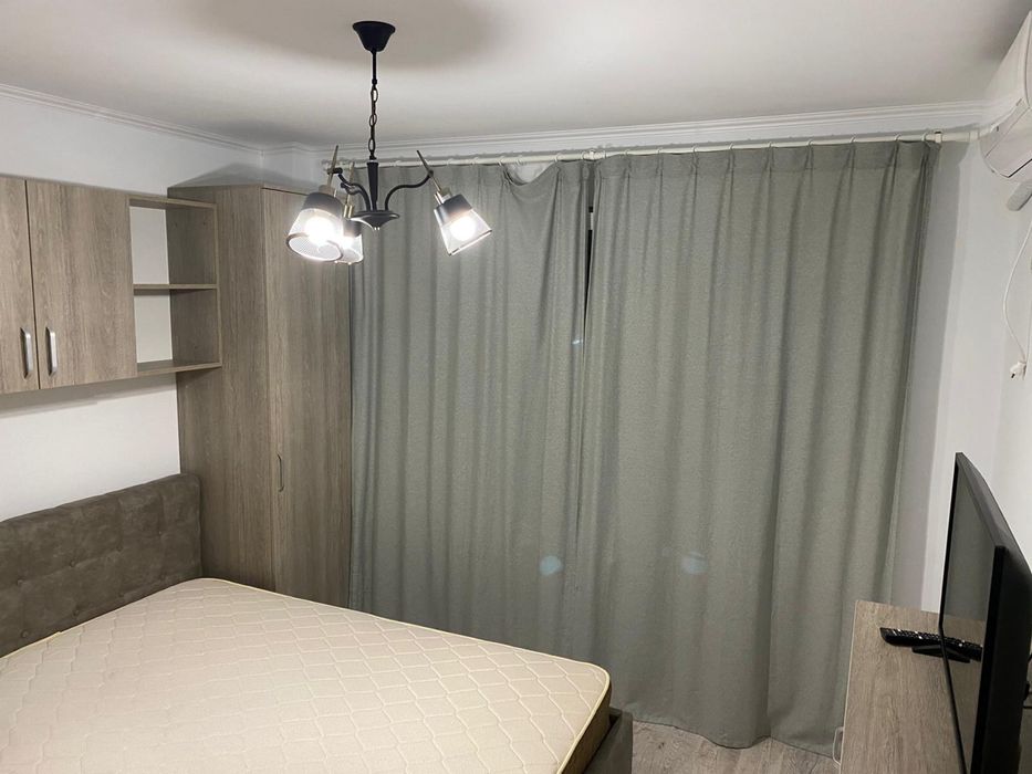 Inchiriez apartament 3 camere decomandat, zona Obor-Colentina strada Masina de Paine , parter înalt
