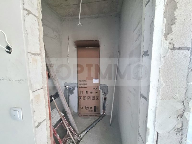 Продава се Двустаен апартамент в Варна, Погреби - 75 кв.м за 1467 €/кв.м - Снимка #8